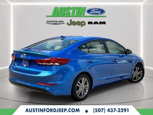 Used 2017 Hyundai Elantra SE image 4
