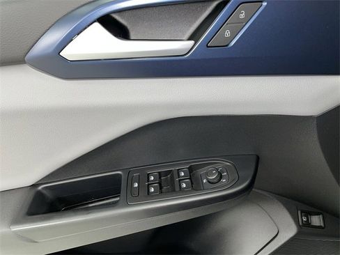 Used 2022 Volkswagen Taos SE image 21