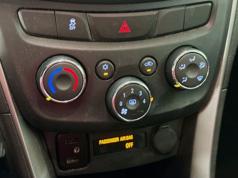Used 2018 Chevrolet Trax LS FWD image 24