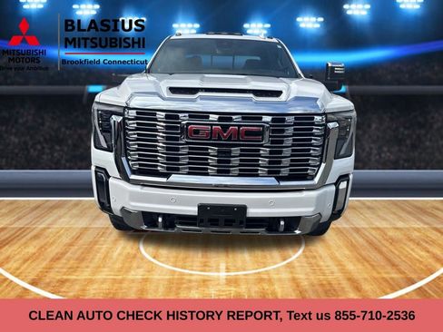 Used 2024 GMC Sierra 2500 Denali w/ Denali Reserve Package image 3