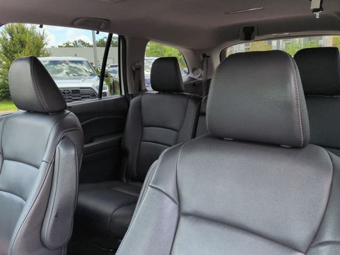 Used 2017 Honda Pilot Touring image 8