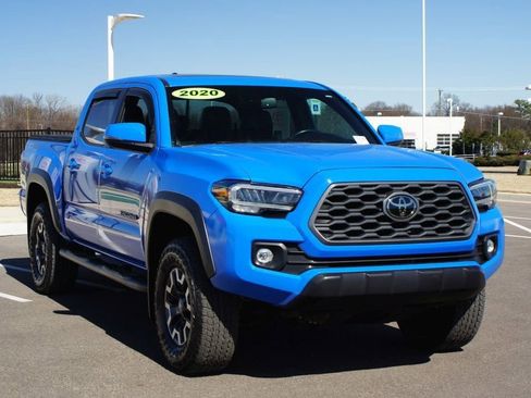 Used 2020 Toyota Tacoma TRD Off-Road w/ TRD Premium Off Road Package image 2