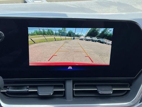 Used 2024 Chevrolet Trax ACTIV w/ Sunroof Package FWD image 19