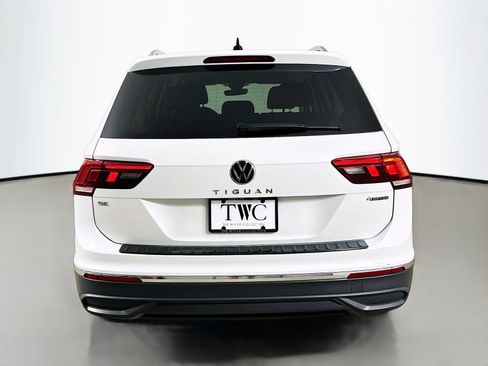 Used 2023 Volkswagen Tiguan SE AWD/4WD image 6