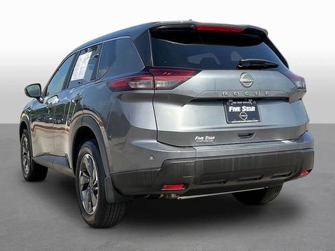 Used 2026 Nissan Rogue SV FWD image 5