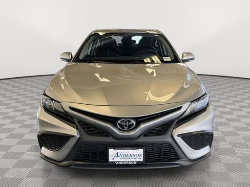Used 2022 Toyota Camry SE FWD image 4