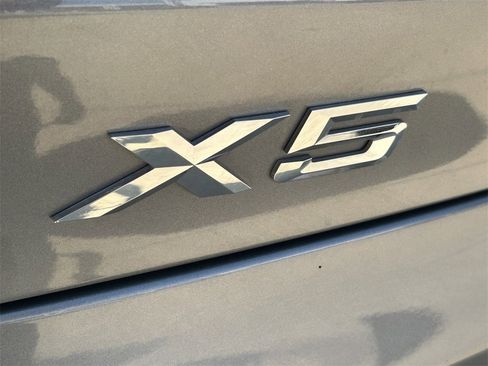 Used 2024 BMW X5 xDrive50e w/ Premium Package image 10