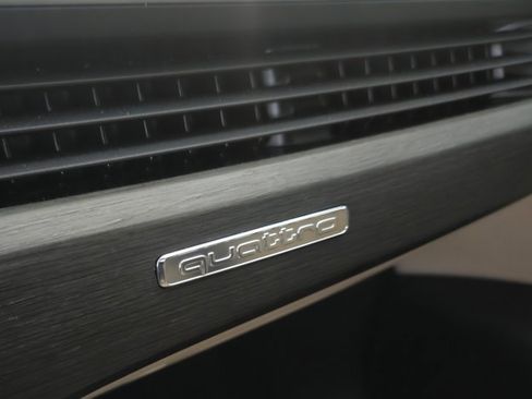 Used 2019 Audi A4 2.0T Premium w/ Convenience Package image 12