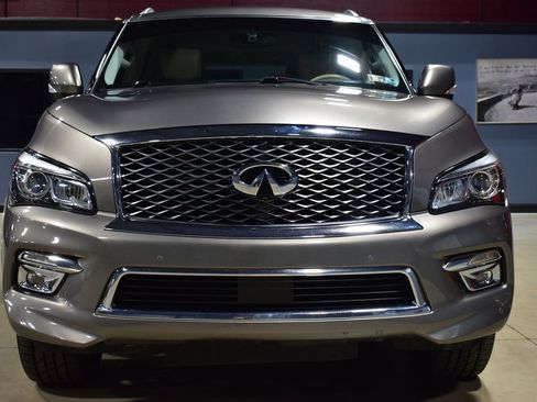 Used 2016 INFINITI QX80 Luxe w/ 22" Wheel Package image 5