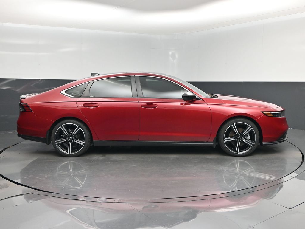 Used 2024 Honda Accord Sport image 2