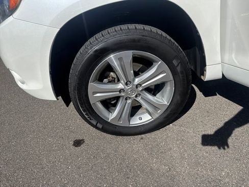 Used 2010 Toyota Highlander Sport image 10