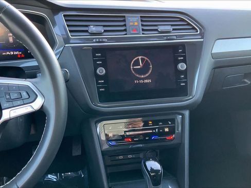 Used 2024 Volkswagen Tiguan SE image 6