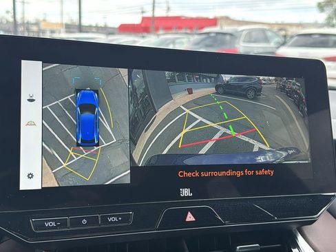 Used 2023 Toyota Venza Limited image 26