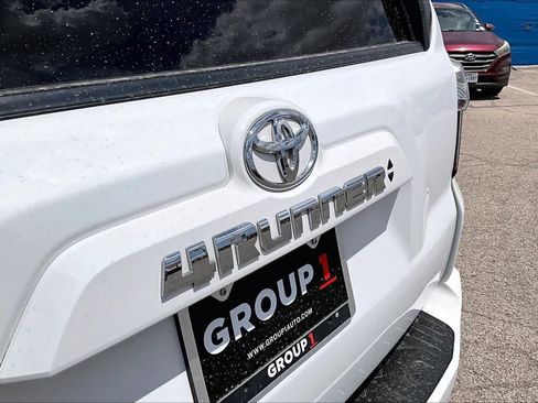 Used 2021 Toyota 4Runner SR5 Premium w/ Moonroof Package RWD image 30