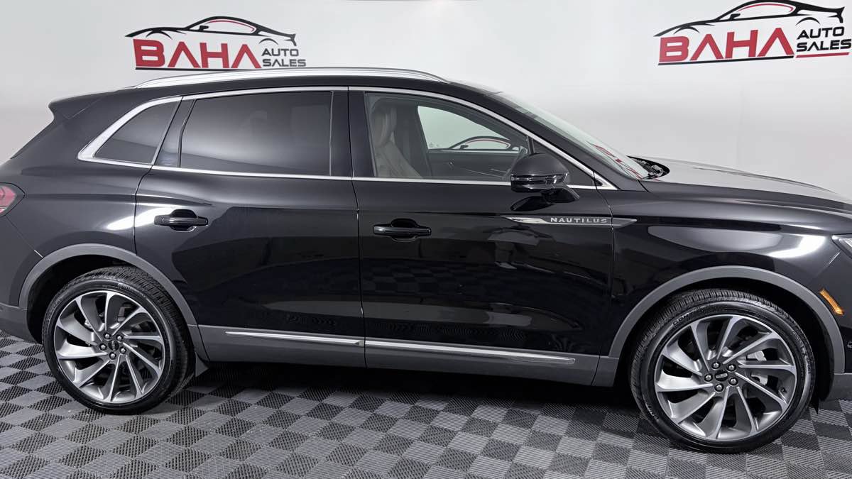 Used 2023 Lincoln Nautilus Reserve w/ Equipment Group 202A AWD/4WD image 7