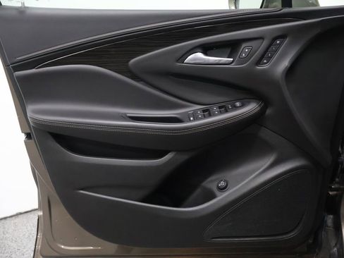 Used 2018 Buick Envision Essence w/ LPO, Cargo Package FWD image 12