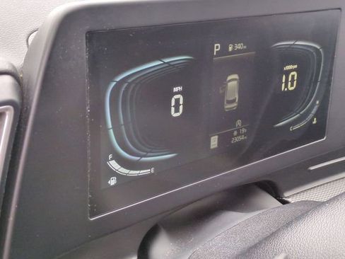 Used 2025 Kia Sportage LX image 11