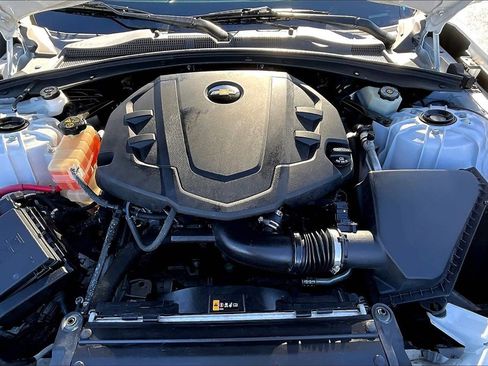Used 2016 Chevrolet Camaro LT image 10