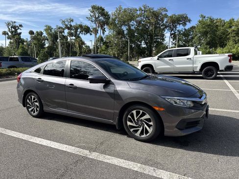 Used 2018 Honda Civic EX image 1