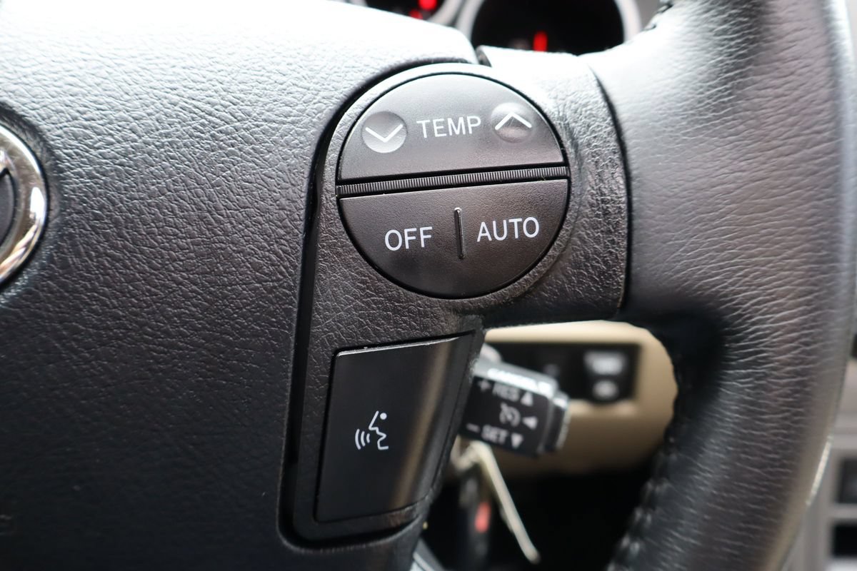 Used 2013 Toyota Sequoia Limited AWD/4WD image 37