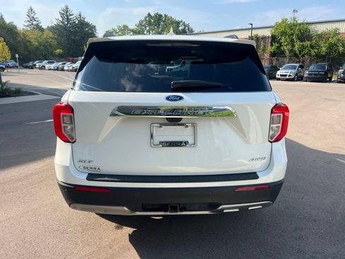 Used 2024 Ford Explorer XLT w/ Equipment Group 202A AWD/4WD image 6