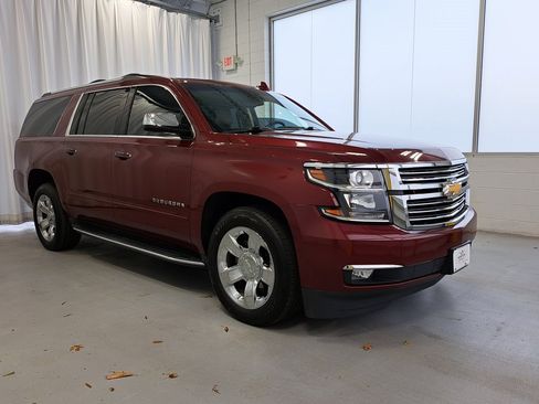 Used 2019 Chevrolet Suburban Premier image 4
