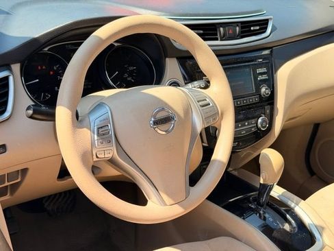 Used 2015 Nissan Rogue SV FWD image 16
