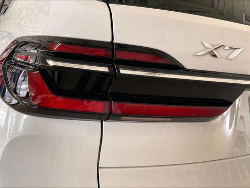 Used 2026 BMW X7 xDrive40i AWD/4WD image 25