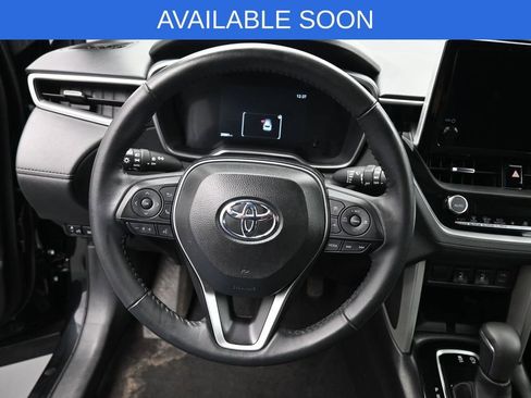 Used 2025 Toyota Corolla Cross XLE AWD/4WD image 15