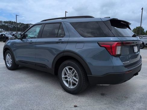 New 2026 Ford Explorer Active RWD image 6