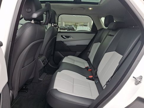 Used 2025 Land Rover Range Rover Velar S AWD/4WD image 9