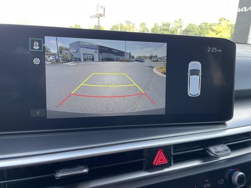 Certified 2024 Kia Sorento S w/ Panoramic Sunroof Package AWD/4WD image 14