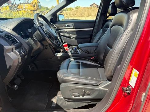 Used 2019 Ford Explorer XLT w/ Equipment Group 202A FWD image 9
