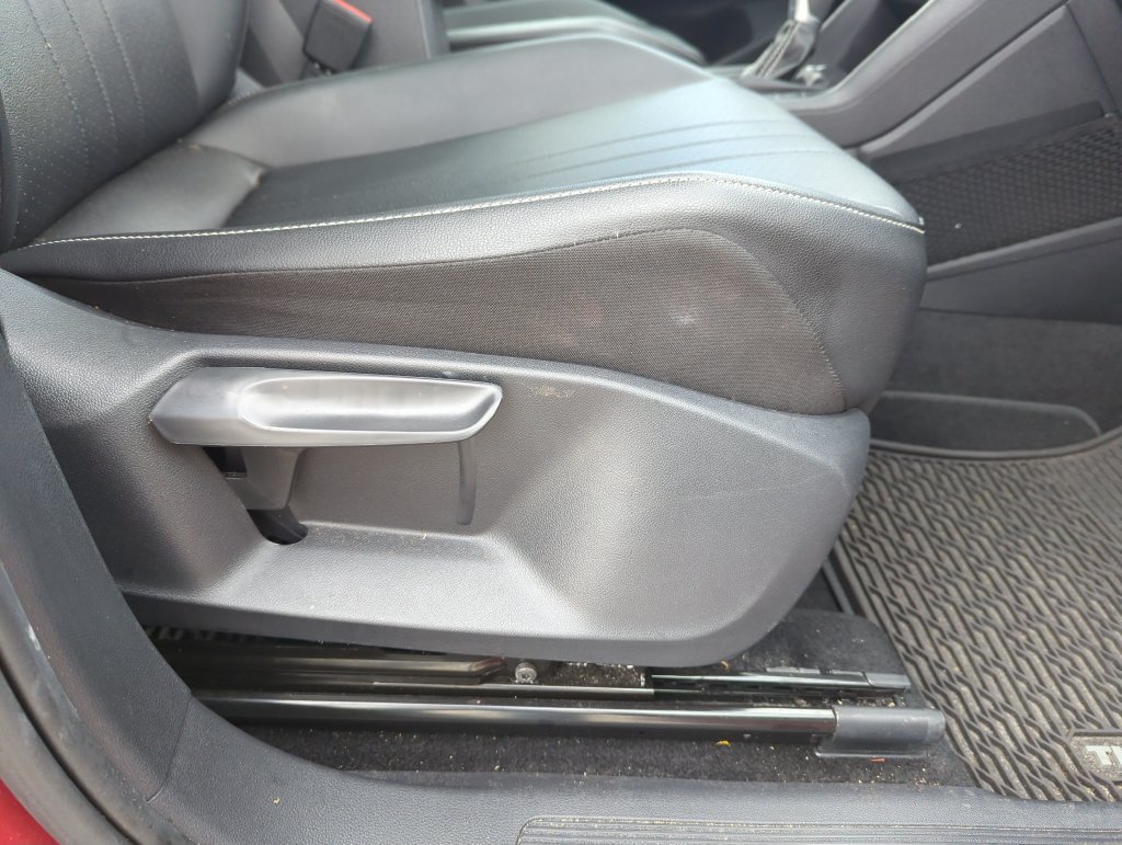 Used 2023 Volkswagen Tiguan SE w/ Panoramic Sunroof Package FWD image 37