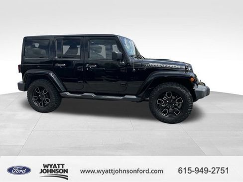 Used 2017 Jeep Wrangler Unlimited Sahara AWD/4WD image 2
