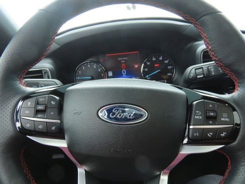 Used 2023 Ford Explorer ST-Line w/ Class IV Trailer Tow Package RWD image 29