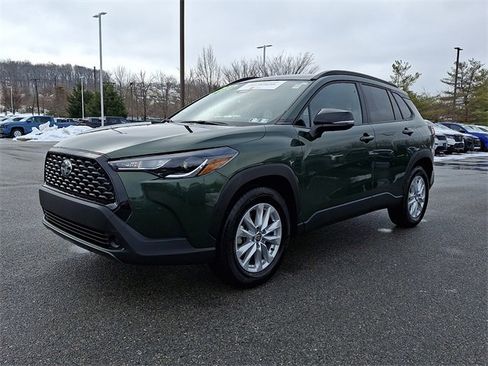 Certified 2025 Toyota Corolla Cross LE image 3