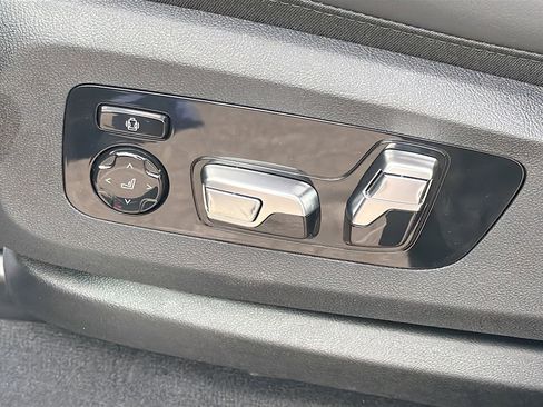 New 2026 BMW X5 M60i image 25