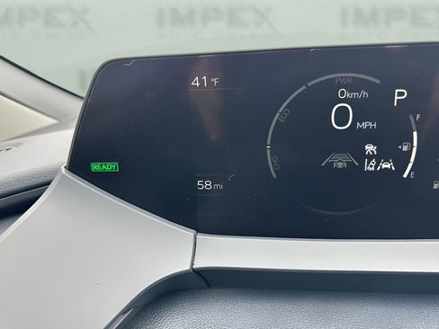 Used 2025 Toyota Prius XLE image 24