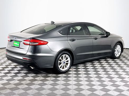 Used 2020 Ford Fusion SE FWD image 10
