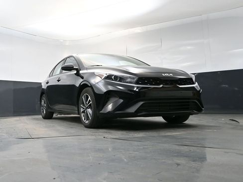 Used 2023 Kia Forte LXS FWD image 25