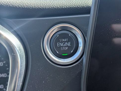 Used 2025 Chevrolet Blazer LT FWD image 31