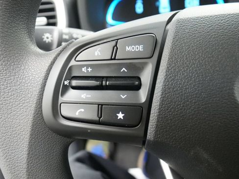 Used 2026 Hyundai Venue SE FWD image 32
