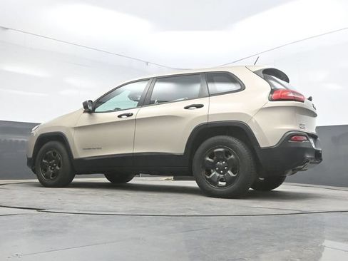 Used 2015 Jeep Cherokee Sport w/ Cold Weather Group AWD/4WD image 38