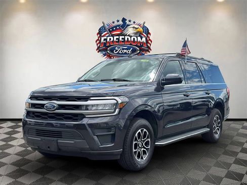 Used 2024 Ford Expedition Max XLT AWD/4WD image 2
