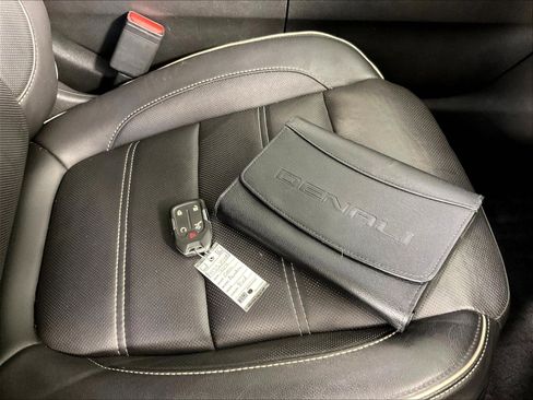 Used 2018 GMC Acadia Denali w/ Technology Package AWD/4WD image 36