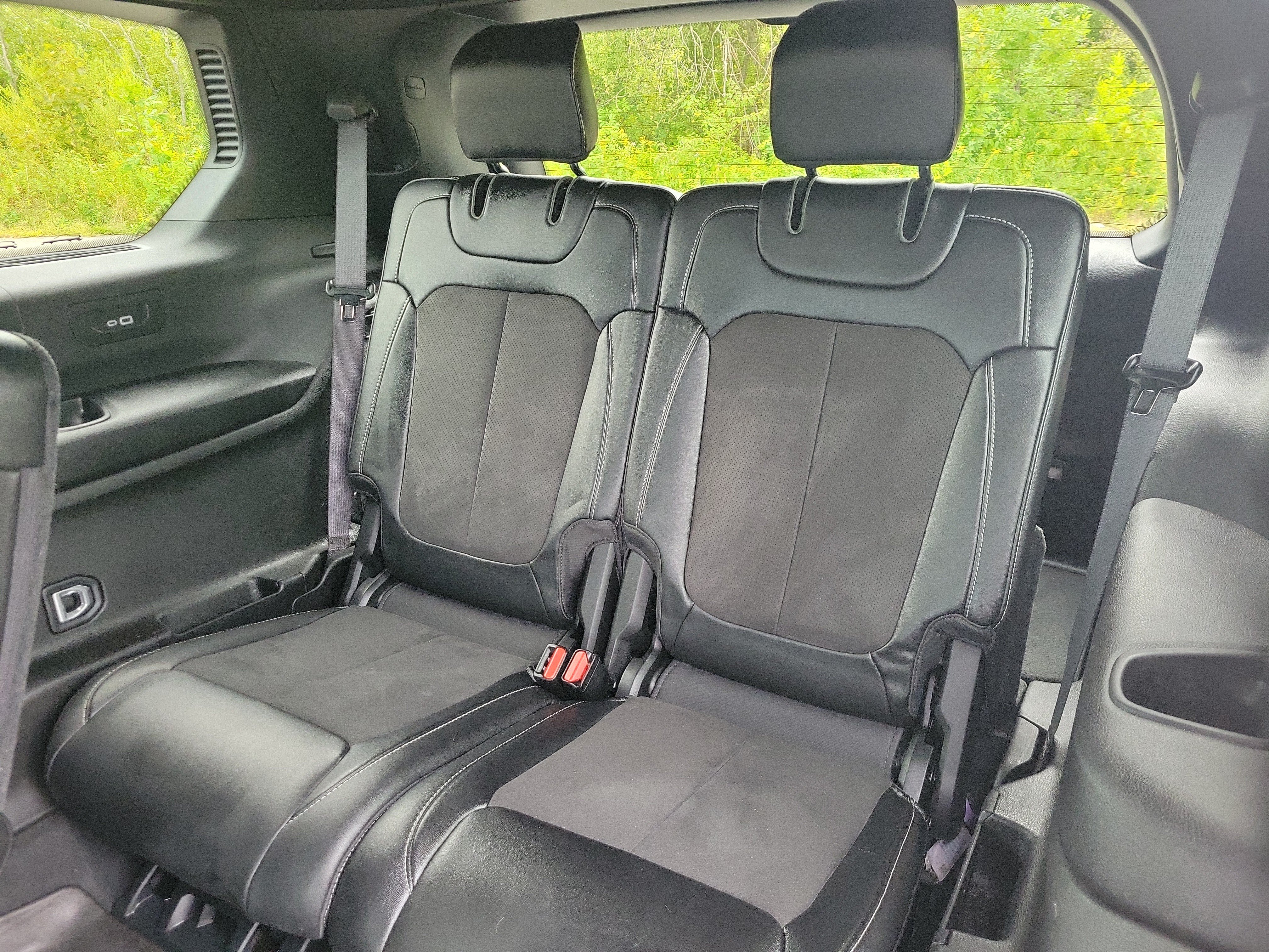 Used 2024 Jeep Grand Cherokee L Laredo RWD image 17