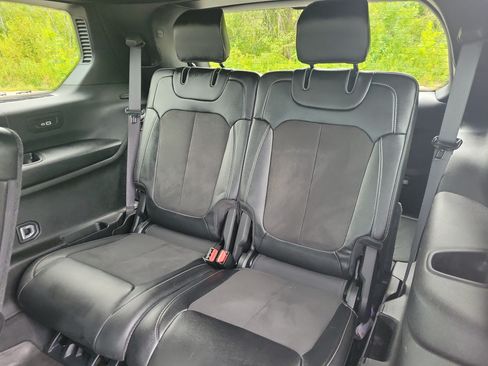 Used 2024 Jeep Grand Cherokee L Laredo RWD image 17
