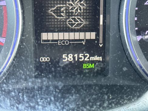 Used 2019 Toyota Highlander XLE FWD image 24