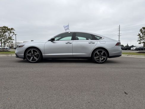 Certified 2025 Honda Accord Sport image 2